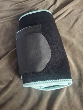 NFINITY Black with Mint Trim Neoprene Sweatbelt Sleeve
